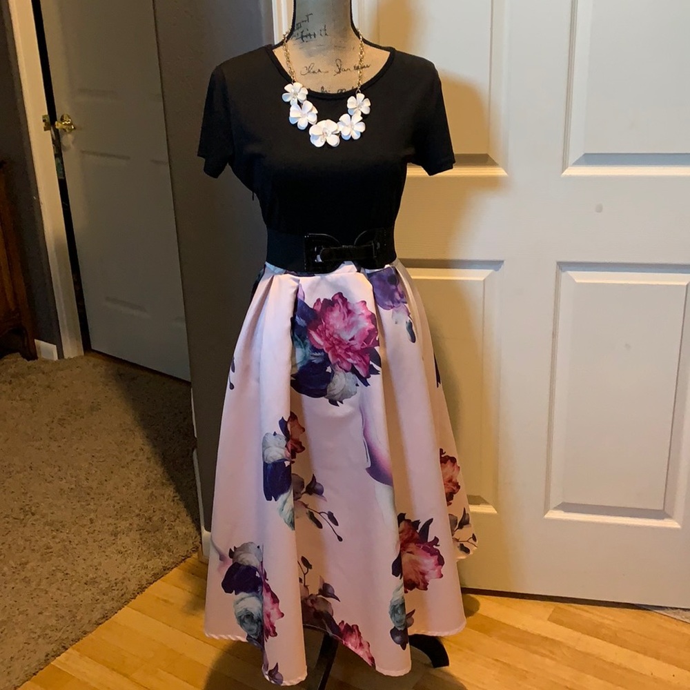 Black and floral short sleeve a line dress